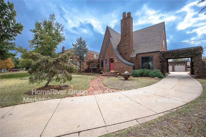 2730 Nw 17th St - Photo 2 of 19