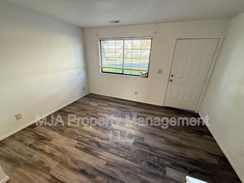 1413 Westnorth #2 - Photo 7 of 13