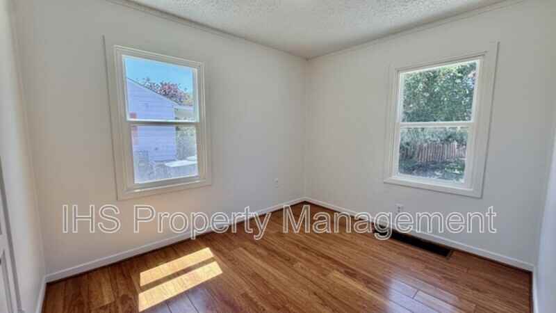 1209 Stevens Dr - Photo 2 of 14