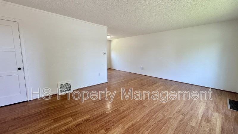 1209 Stevens Dr - Photo 4 of 14