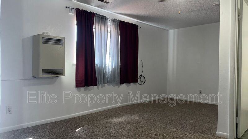 1529 Oakshire Ln #4 - Photo 2 of 7