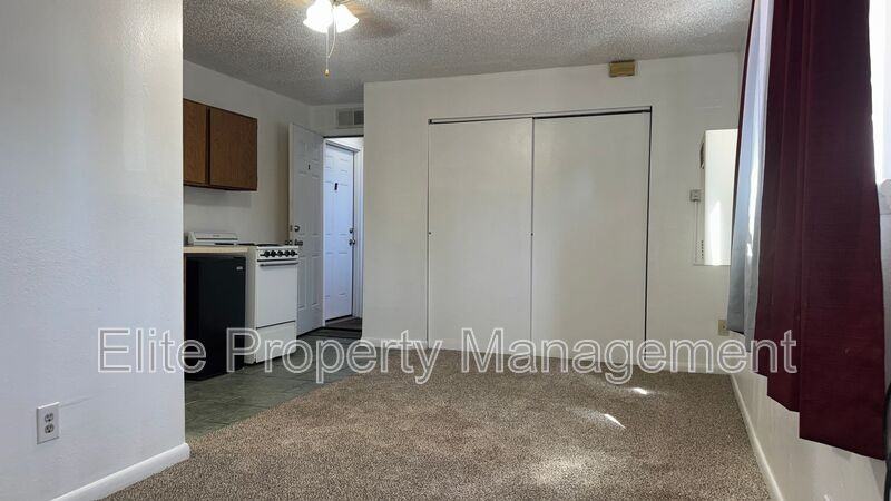 1529 Oakshire Ln #4 - Photo 4 of 7