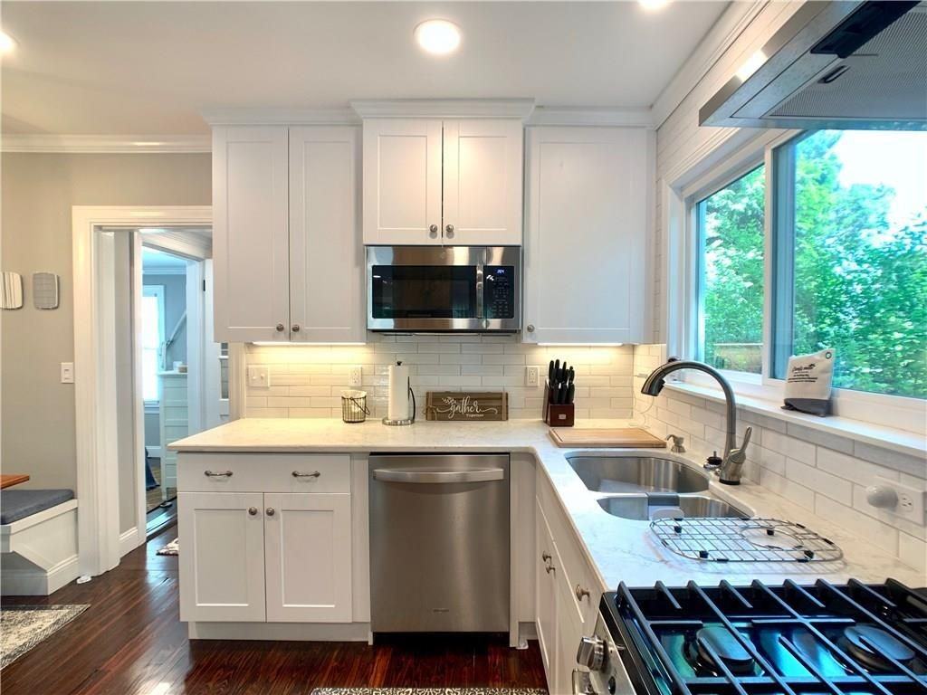 18 Sylvan St - Photo 6 of 30