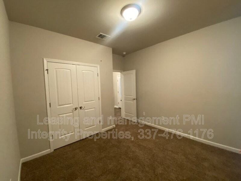 616 Vert Dr - Photo 3 of 11
