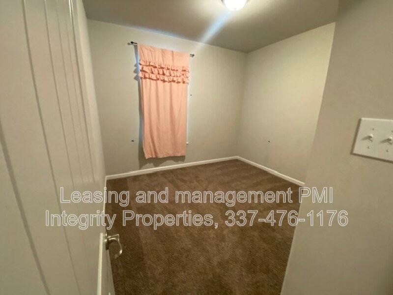 616 Vert Dr - Photo 4 of 11
