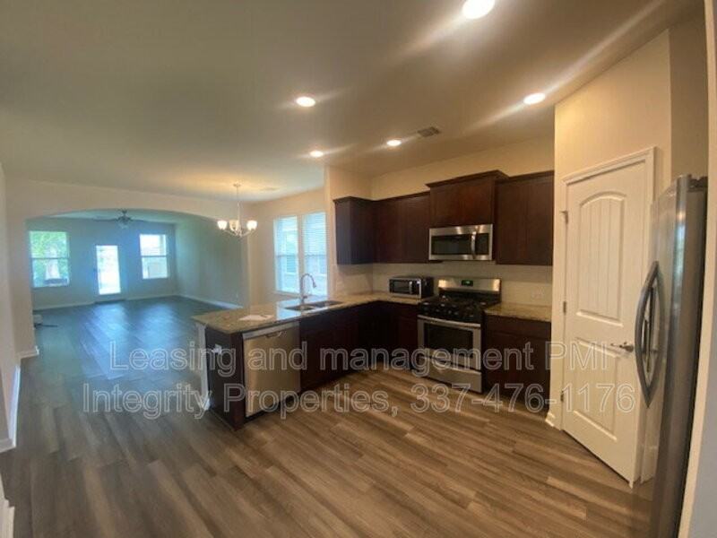 121 Rue Viansa - Photo 3 of 18