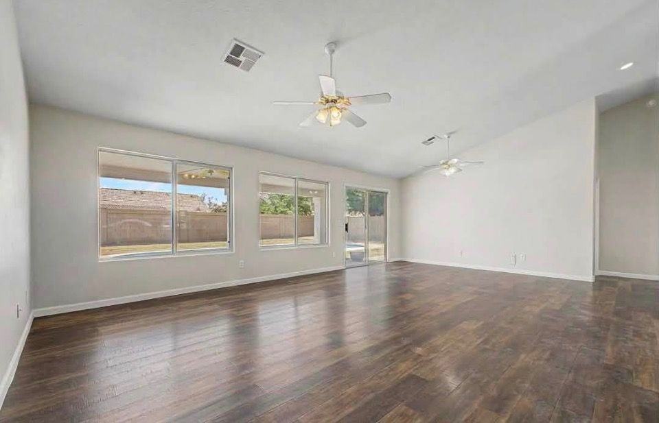 7727 W Eugie Ave - Photo 4 of 17