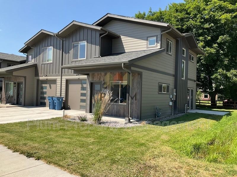 2795 Hamilton Way #B - Photo 2 of 21
