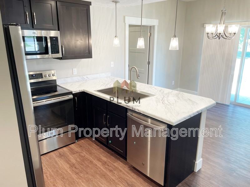 2795 Hamilton Way #B - Photo 7 of 21