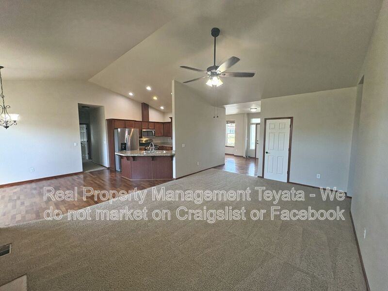 4884 Dory Ct - Photo 2 of 29