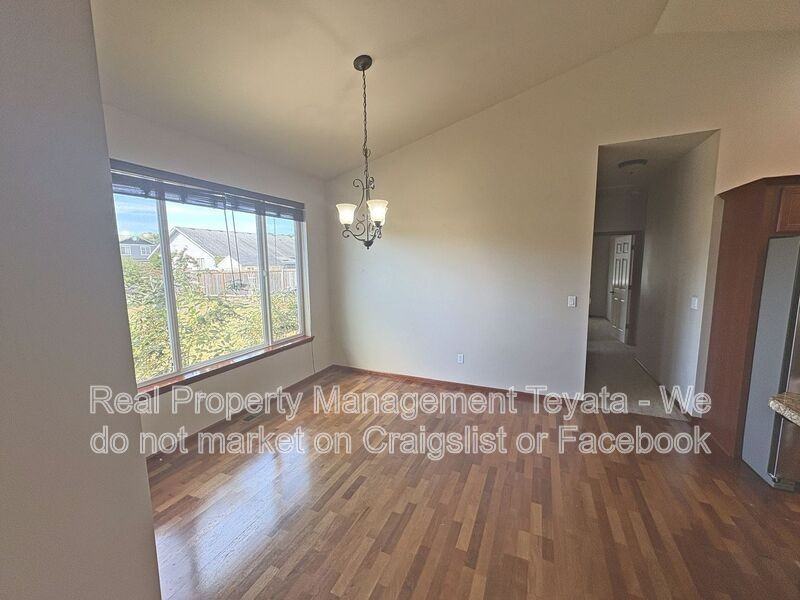 4884 Dory Ct - Photo 5 of 29