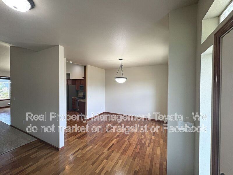 4884 Dory Ct - Photo 6 of 29
