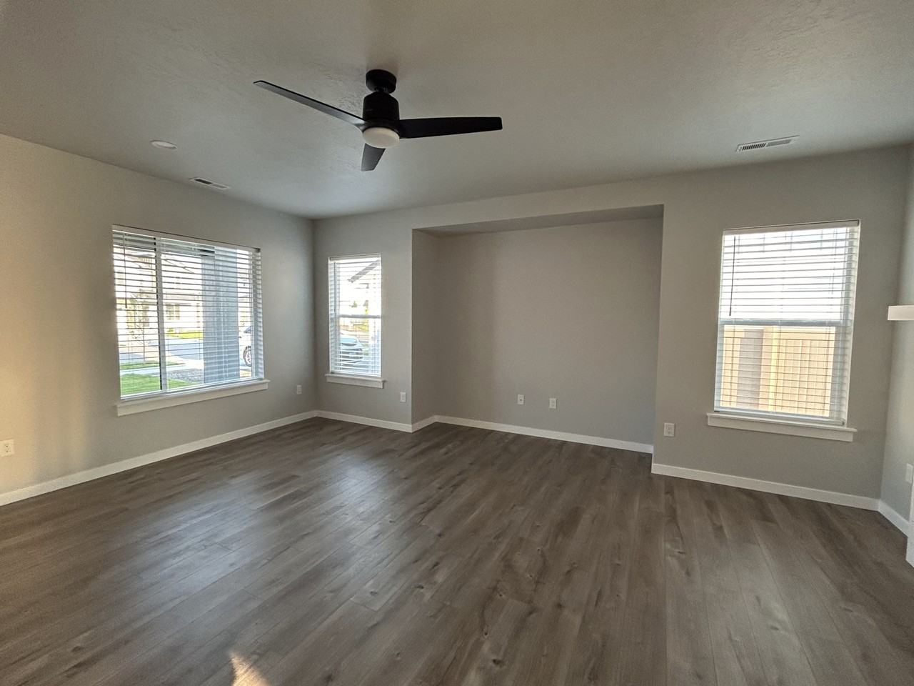 3039 S Alcamo Way #NA - Photo 3 of 24