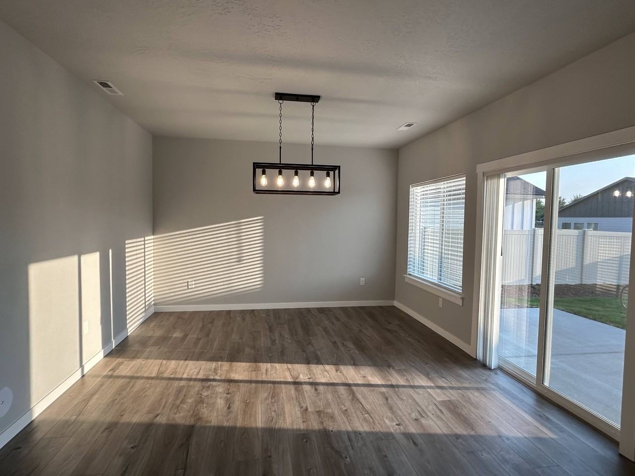 3039 S Alcamo Way #NA - Photo 4 of 24