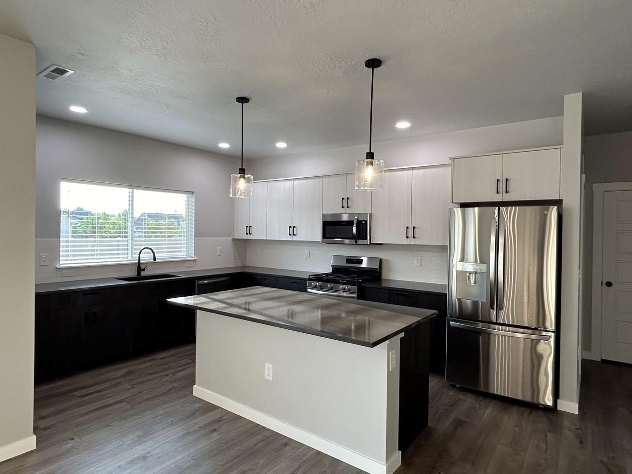 3039 S Alcamo Way #NA - Photo 5 of 24