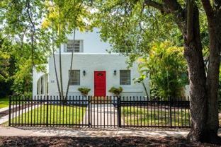112 Ne 48th St #NA - Photo 1 of 1
