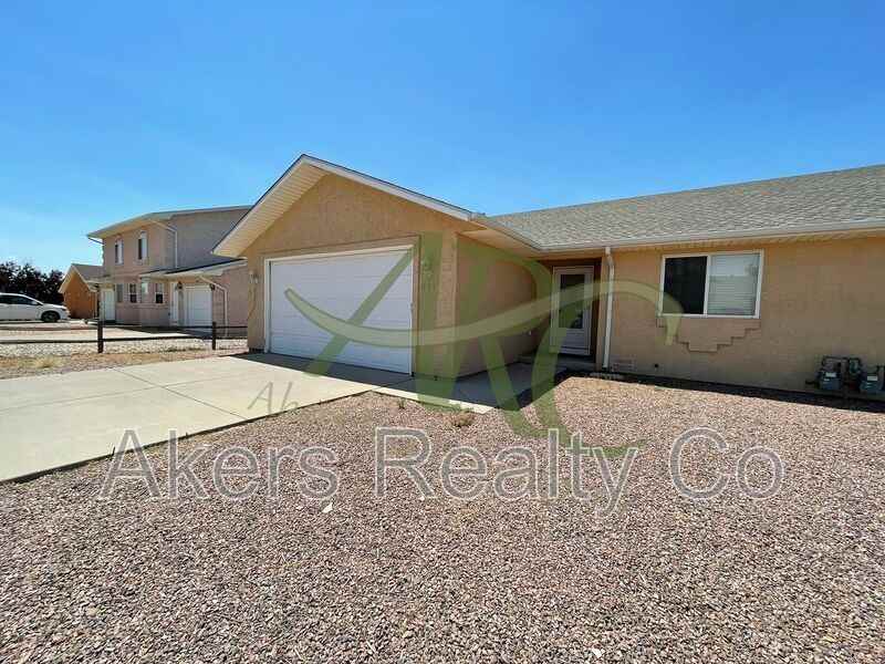 951 S Harmony Ln - Photo 2 of 17
