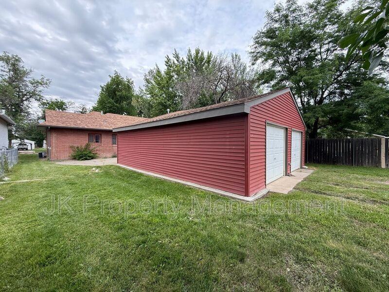 3518 3rd Ave N - Photo 3 of 22