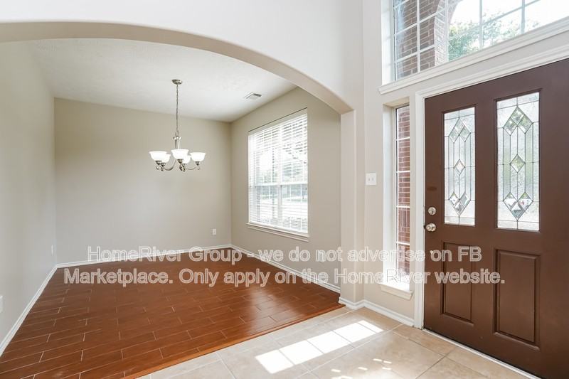 17927 Serene Shore Dr - Photo 2 of 21