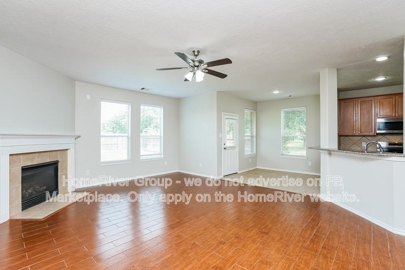 17927 Serene Shore Dr - Photo 4 of 21