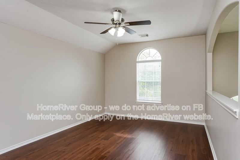 17927 Serene Shore Dr - Photo 5 of 21