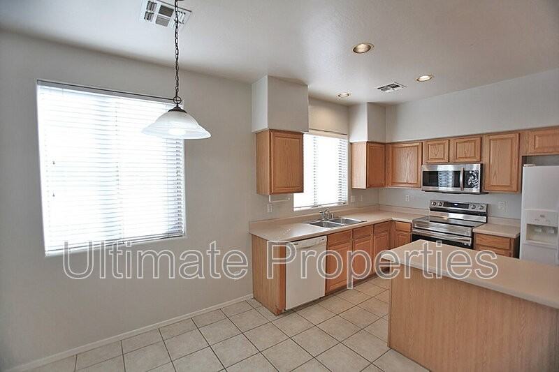 6331 W Pontiac Dr - Photo 2 of 20