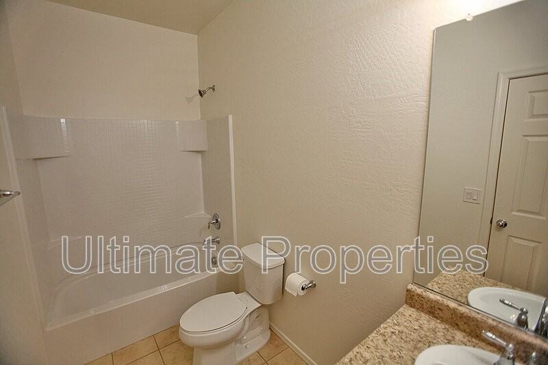 11538 W Redfield Rd - Photo 2 of 23