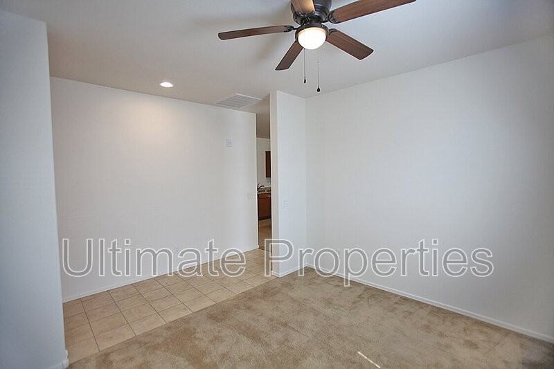 11538 W Redfield Rd - Photo 4 of 23