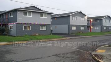 featured image of 1950 33rd Ave #04