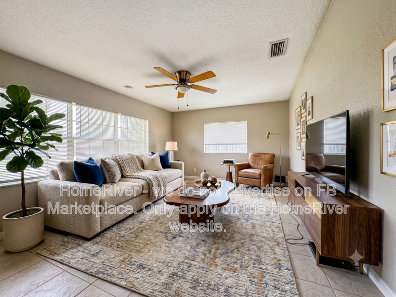 4407 Pompano Dr - Photo 2 of 26