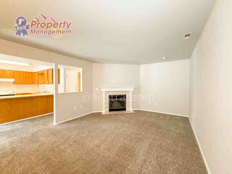 2914 W Stewart Ave #201 - Photo 3 of 27