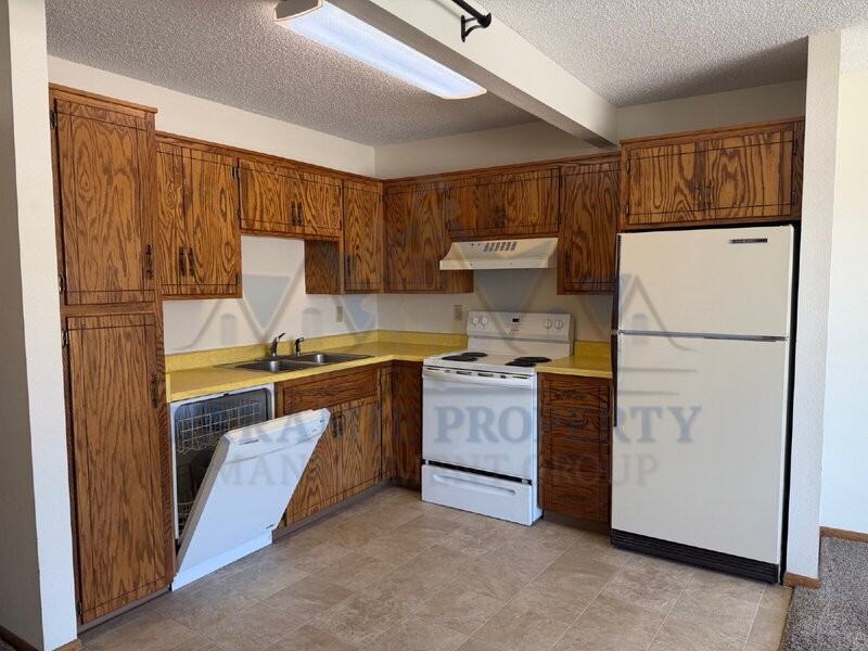 1711 Fetterman Dr #2 - Photo 4 of 12