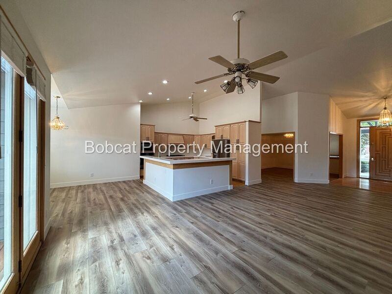 1300 Bridle Way - Photo 7 of 50