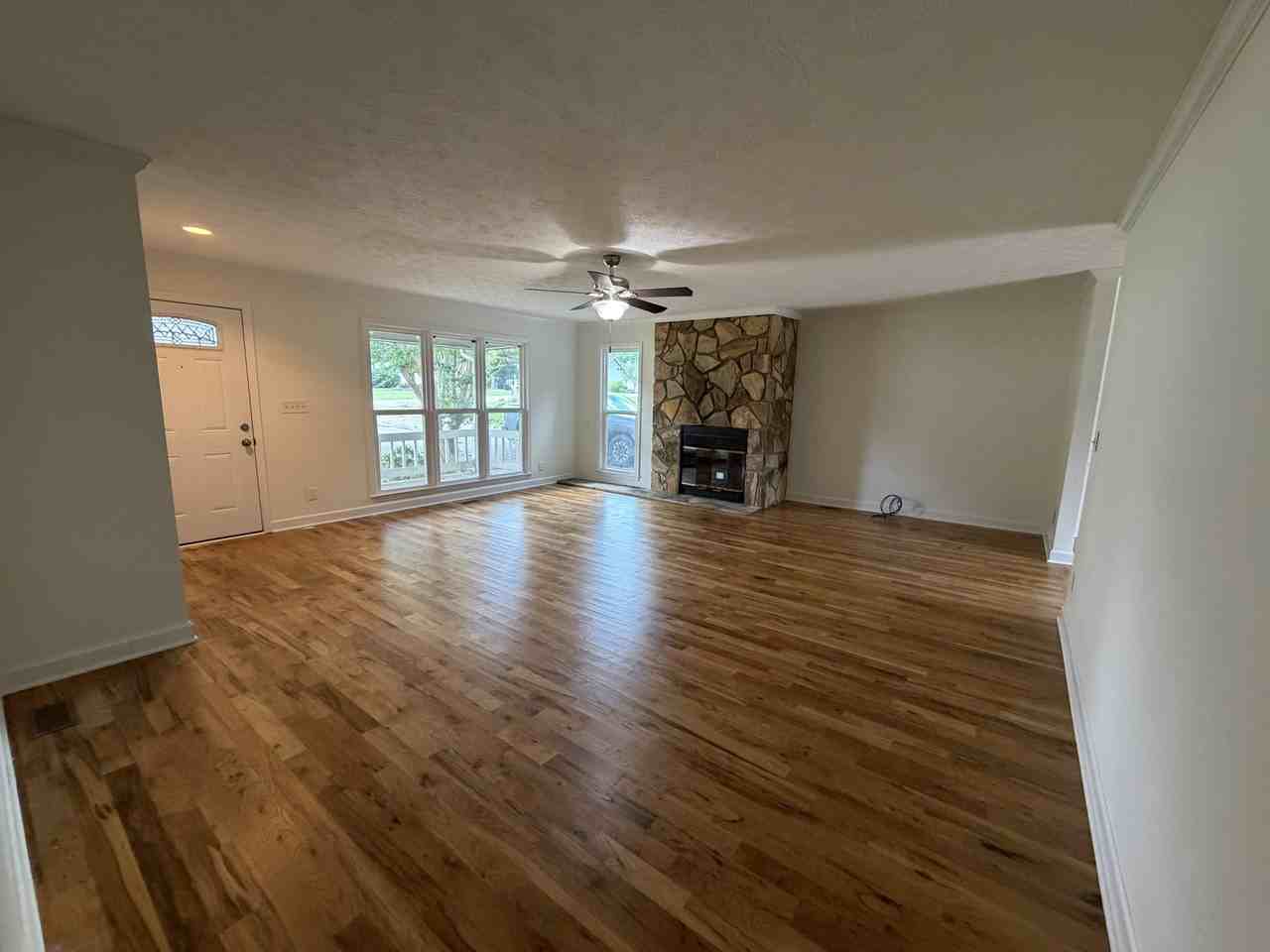 131 Hunters Way - Photo 3 of 21