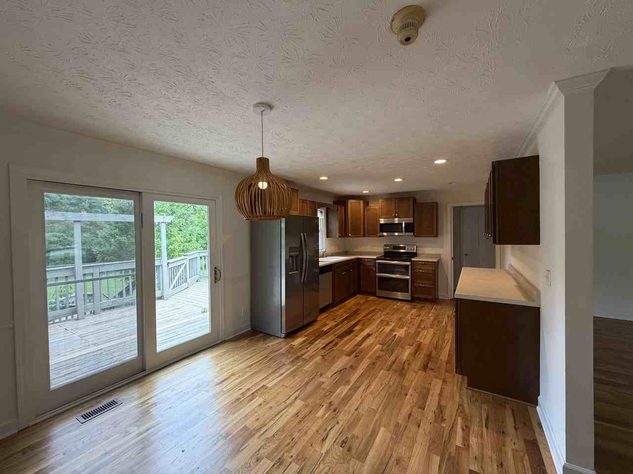 131 Hunters Way - Photo 5 of 21