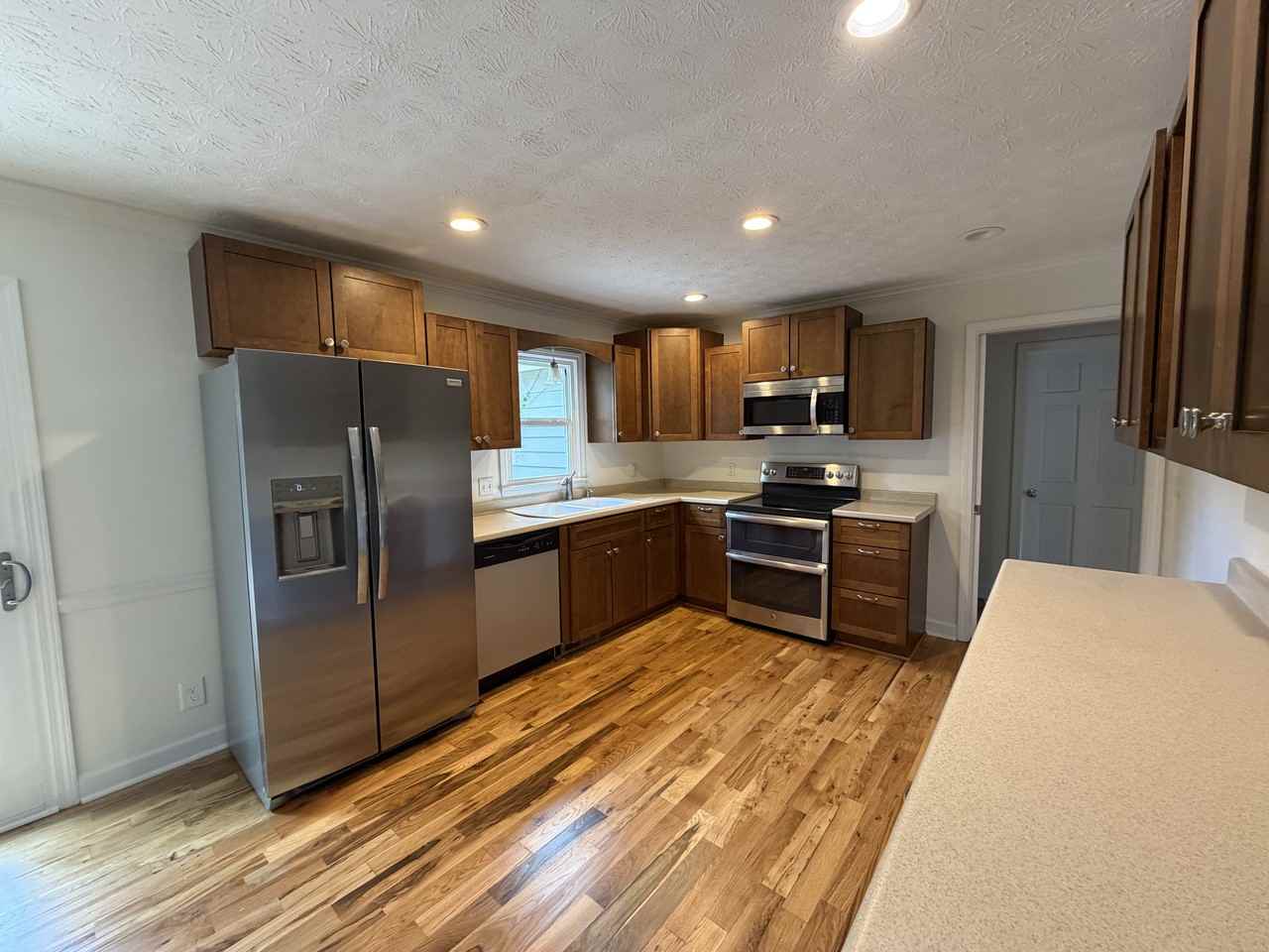 131 Hunters Way - Photo 6 of 21