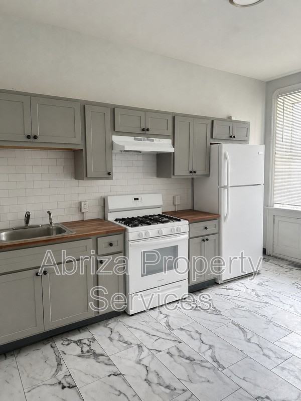4523 Adelaide Ave #1F - Photo 2 of 5