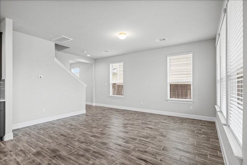 136 Free Stone Dr - Photo 4 of 28