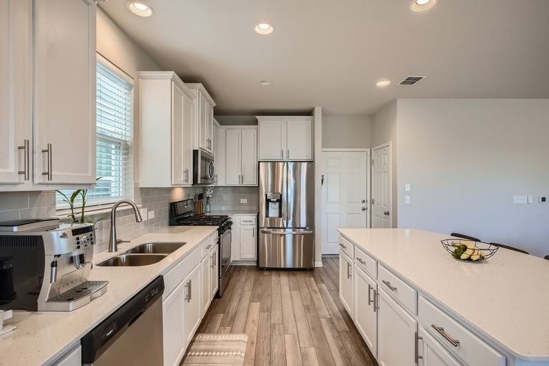 9604 Dawn Pearl Dr - Photo 3 of 29