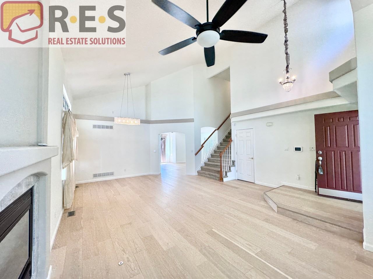 10242 Jill Ave - Photo 3 of 12