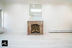featured image of 216 Hall St #2