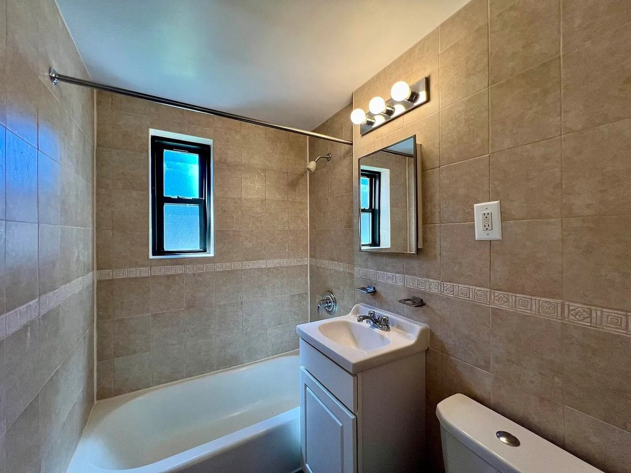 1901 21st Ave #1C - Photo 4 of 7