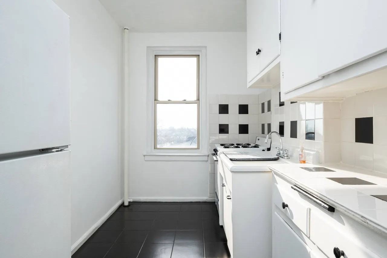 3321 Bruckner Blvd #5D - Photo 7 of 8