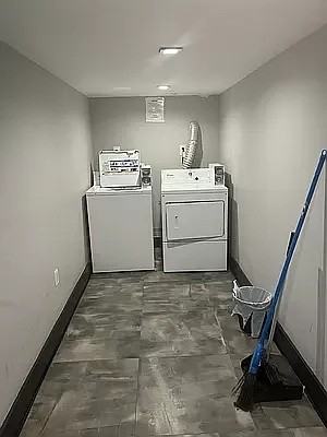 2331 Bedford Ave #1B - Photo 5 of 9