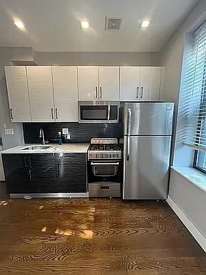 2331 Bedford Ave #1B - Photo 6 of 9