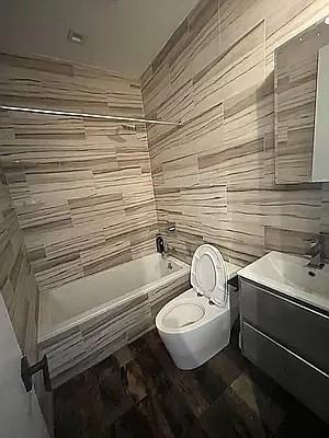 2331 Bedford Ave #1B - Photo 7 of 9