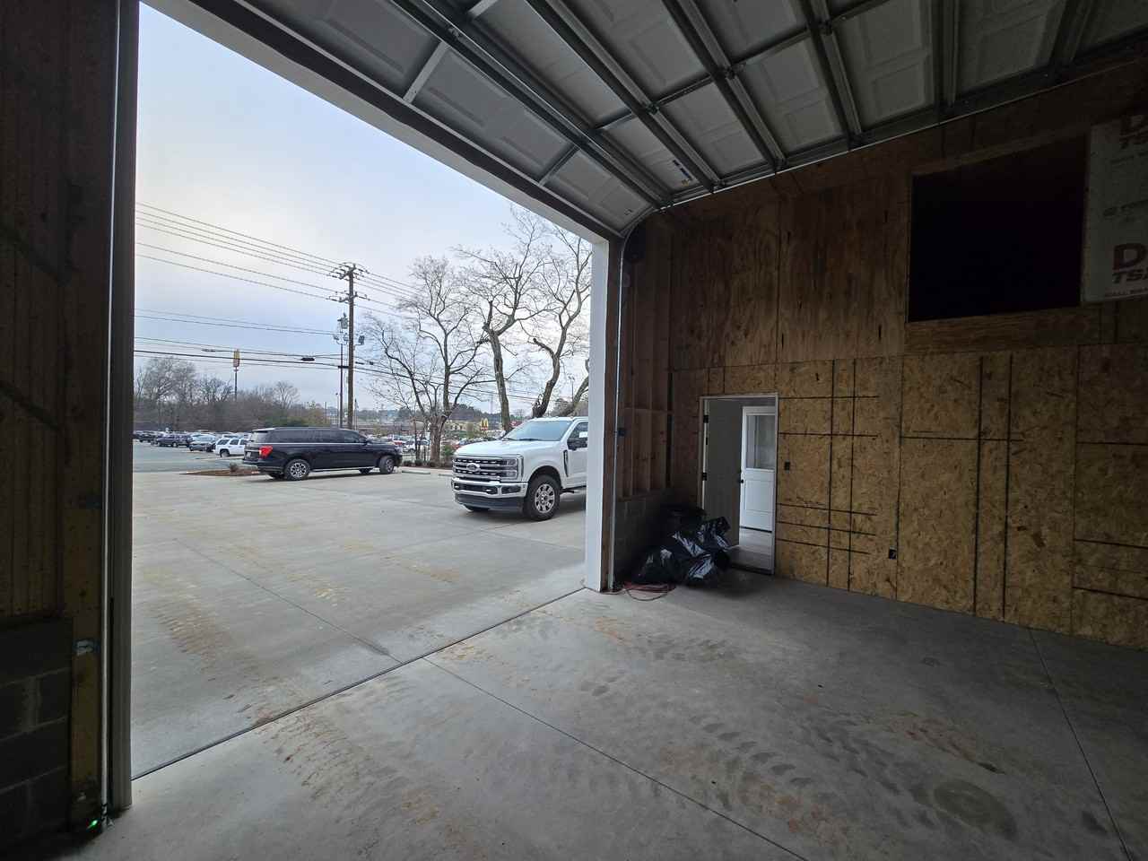 112 E Gilbreath St - Photo 3 of 27