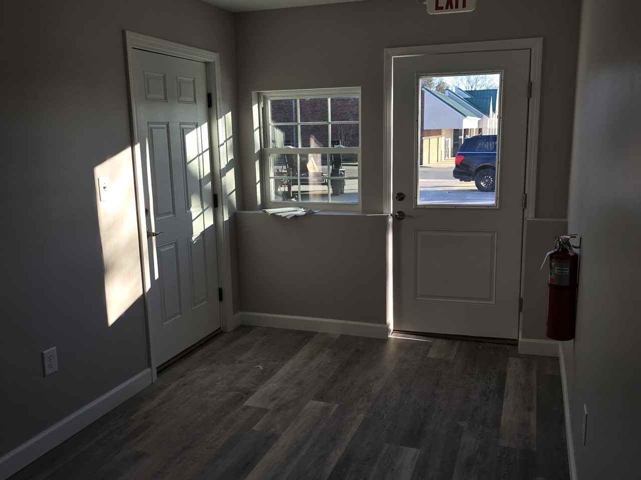 112 E Gilbreath St - Photo 4 of 27