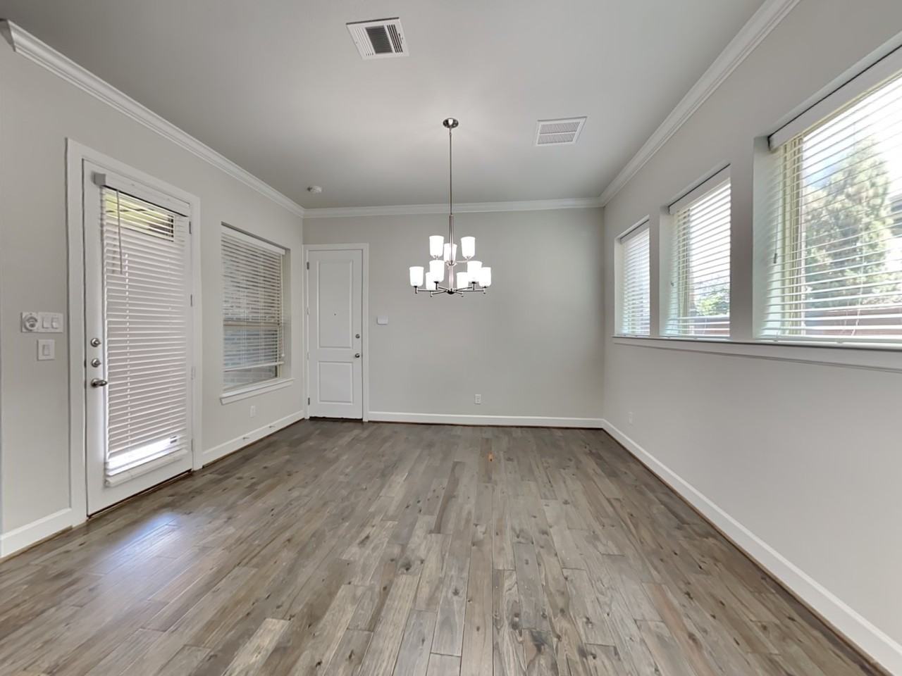 13660 Diamond Grove Ln - Photo 2 of 23