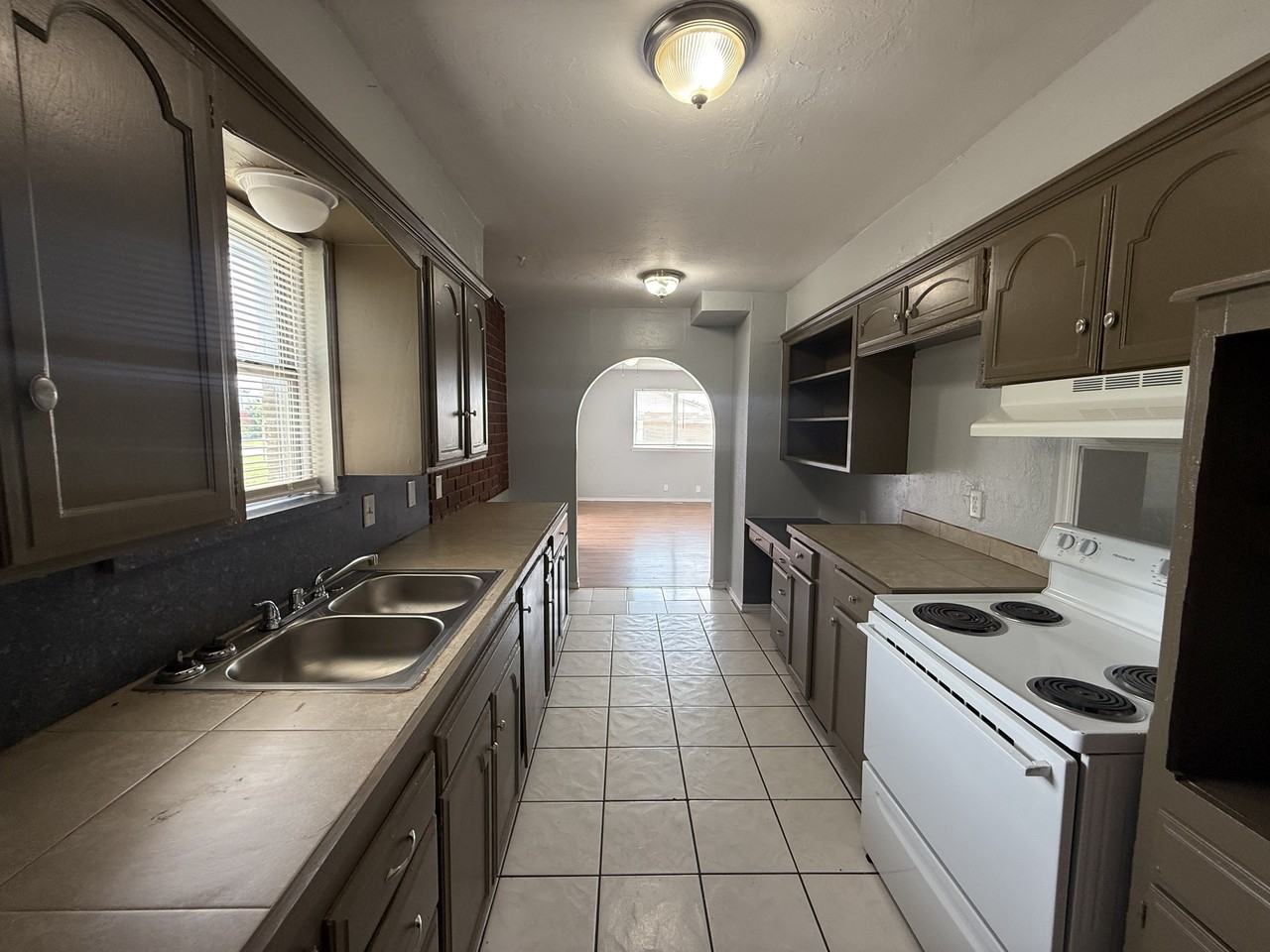 301 Nw 84th St - Photo 5 of 22